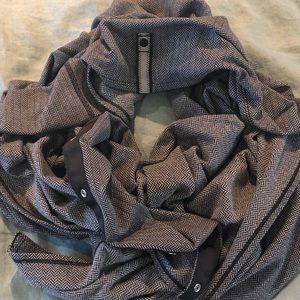 Lululemon oblong scarf